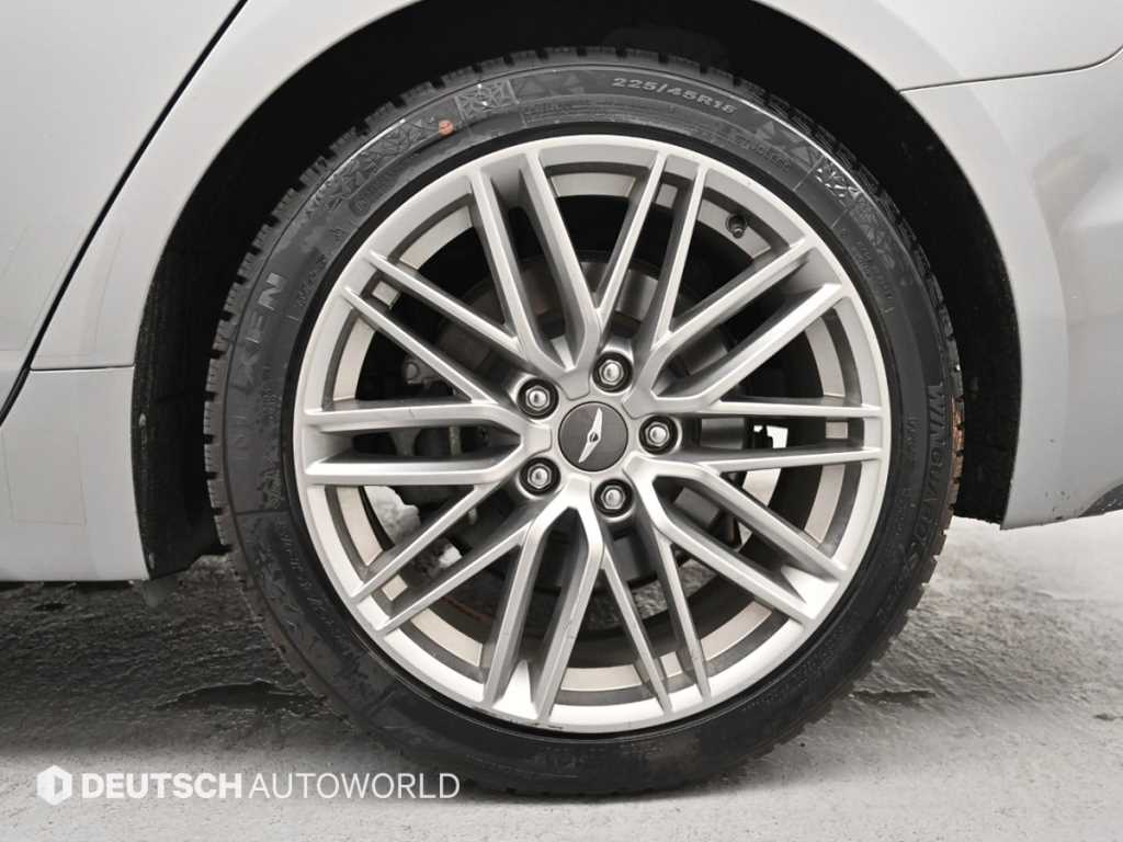 Genesis G70 — photo 06