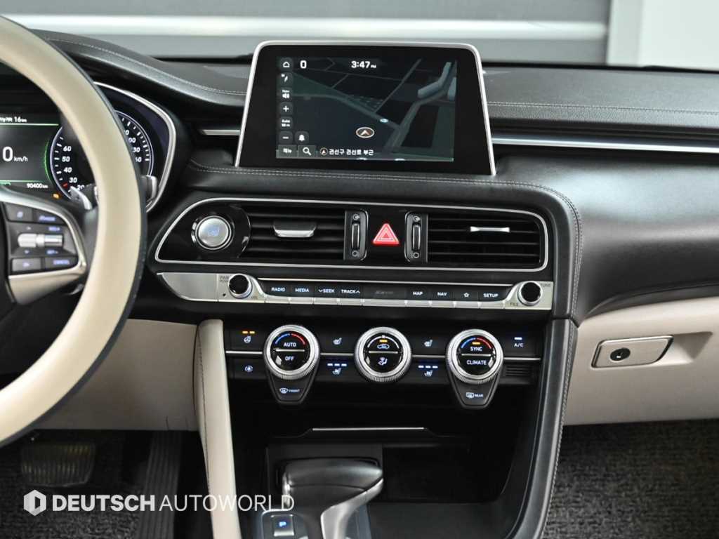 Genesis G70 — photo 14