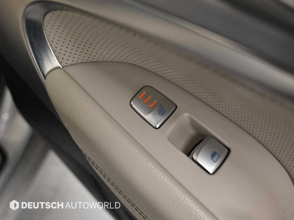 Genesis G70 — photo 16