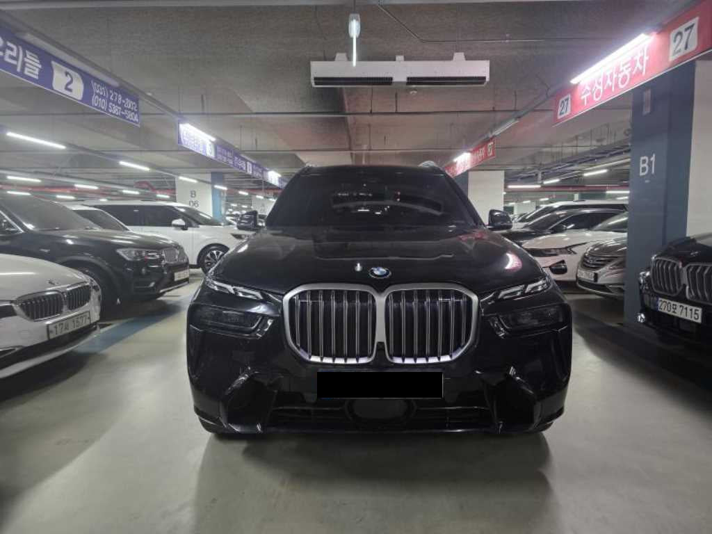 BMW X7 — photo 01