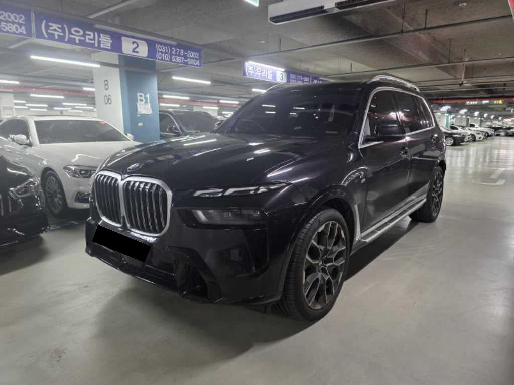 BMW X7 — photo 02