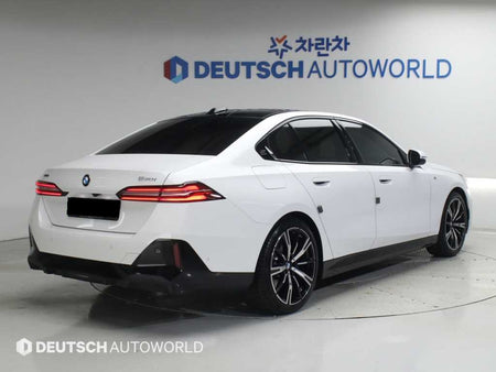 BMW 5-Series — photo 02