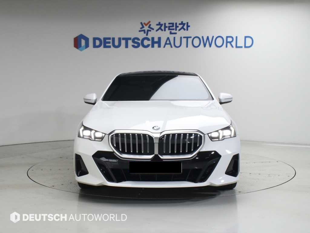BMW 5-Series — photo 03