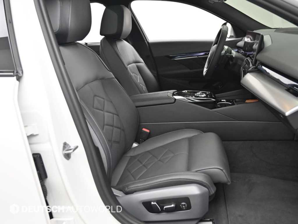BMW 5-Series — photo 10