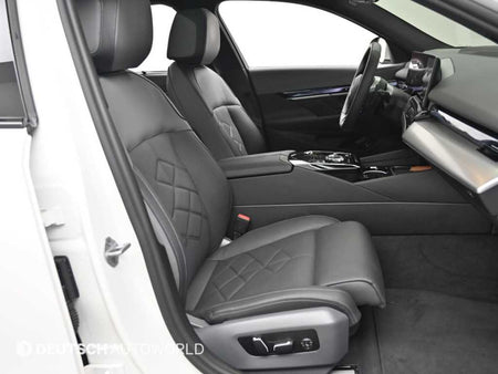BMW 5-Series — photo 10