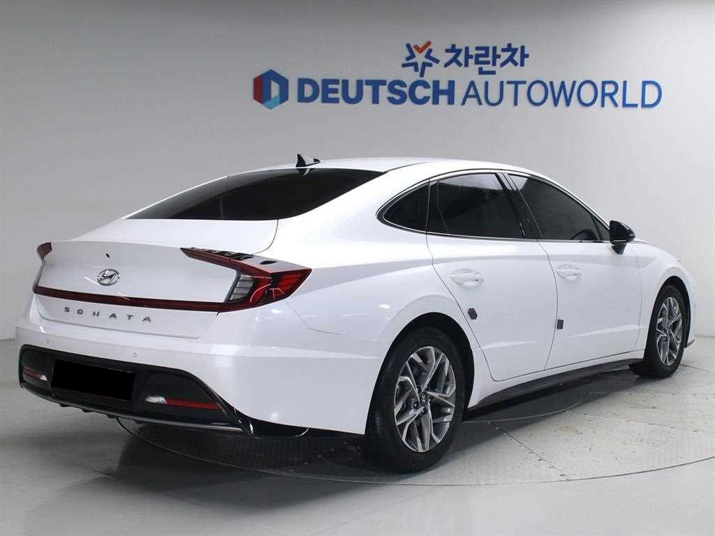 Hyundai Sonata — photo 02