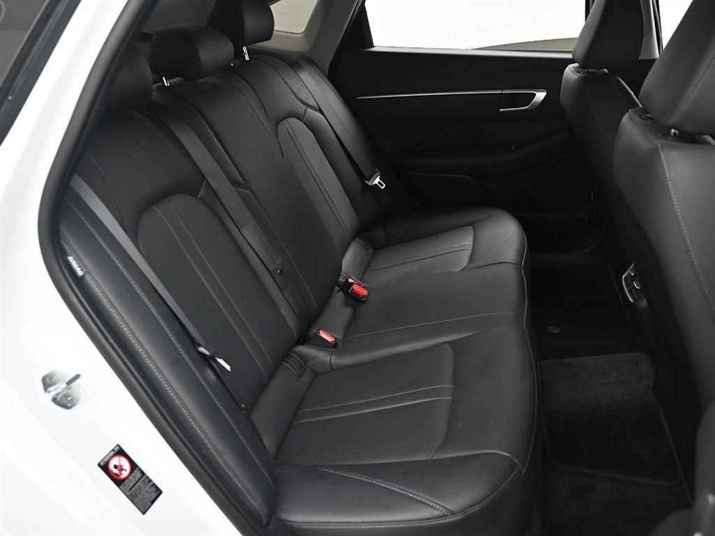 Hyundai Sonata — photo 12