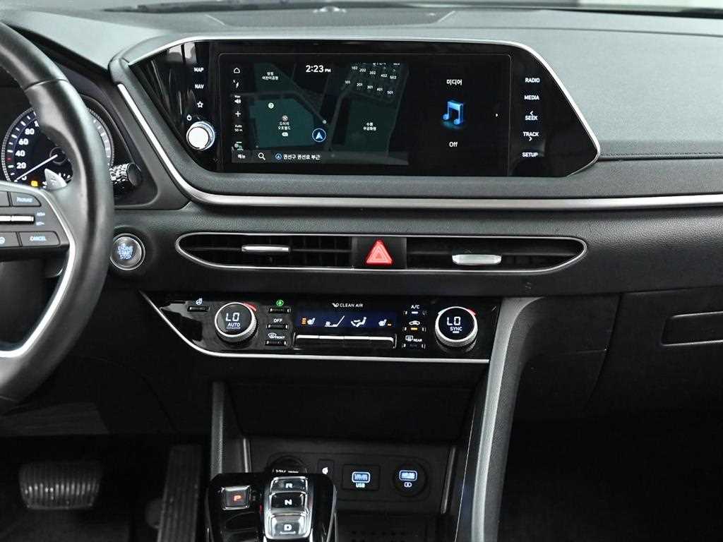 Hyundai Sonata — photo 14