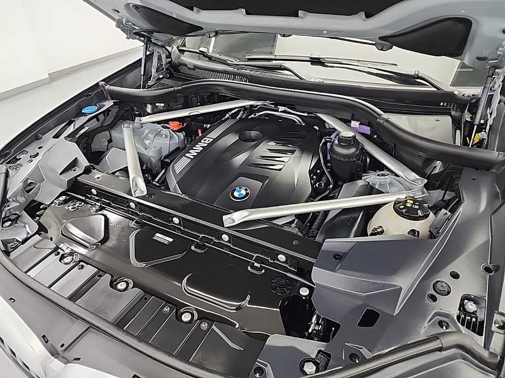BMW X5 — photo 05