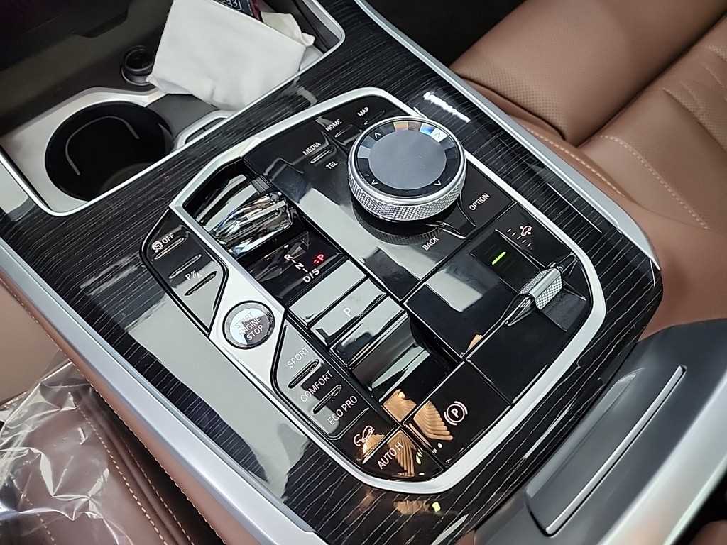 BMW X5 — photo 08
