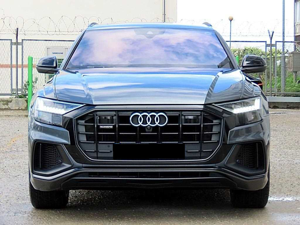 Audi Q8 — photo 01