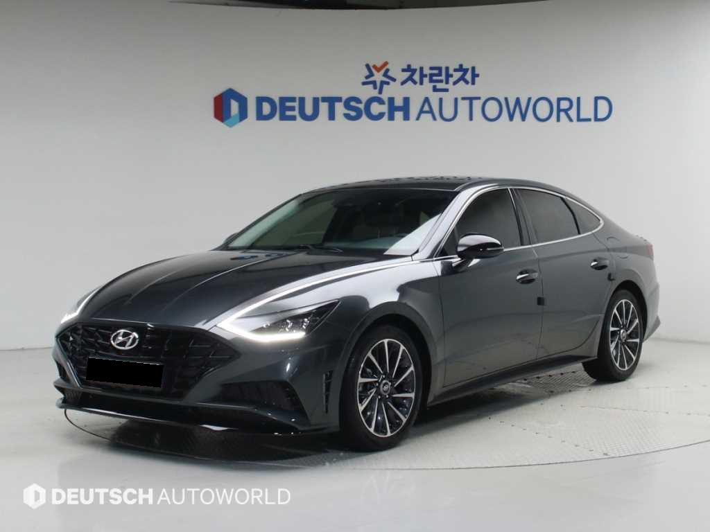 Hyundai Sonata — photo 01