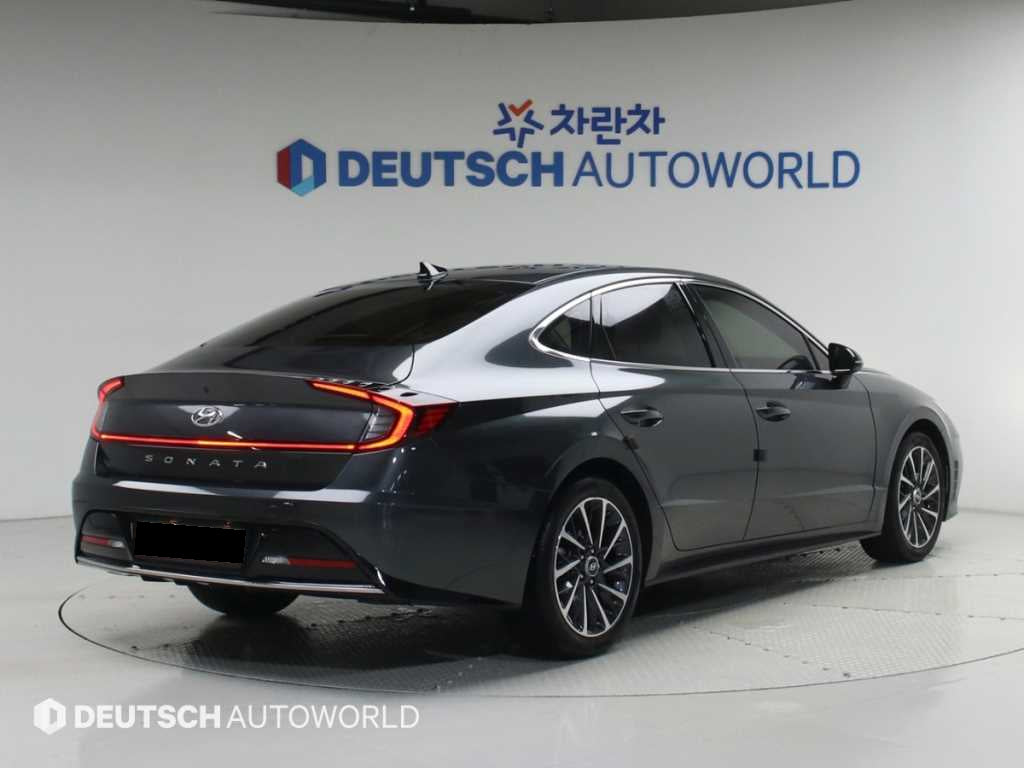 Hyundai Sonata — photo 02
