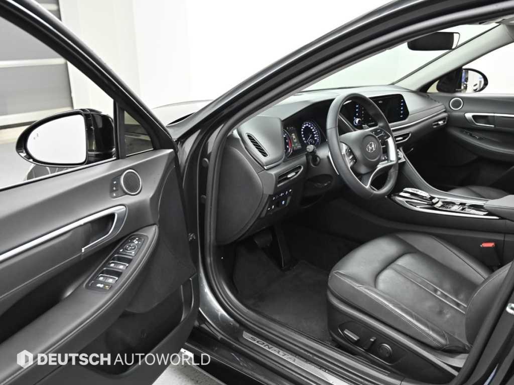 Hyundai Sonata — photo 11