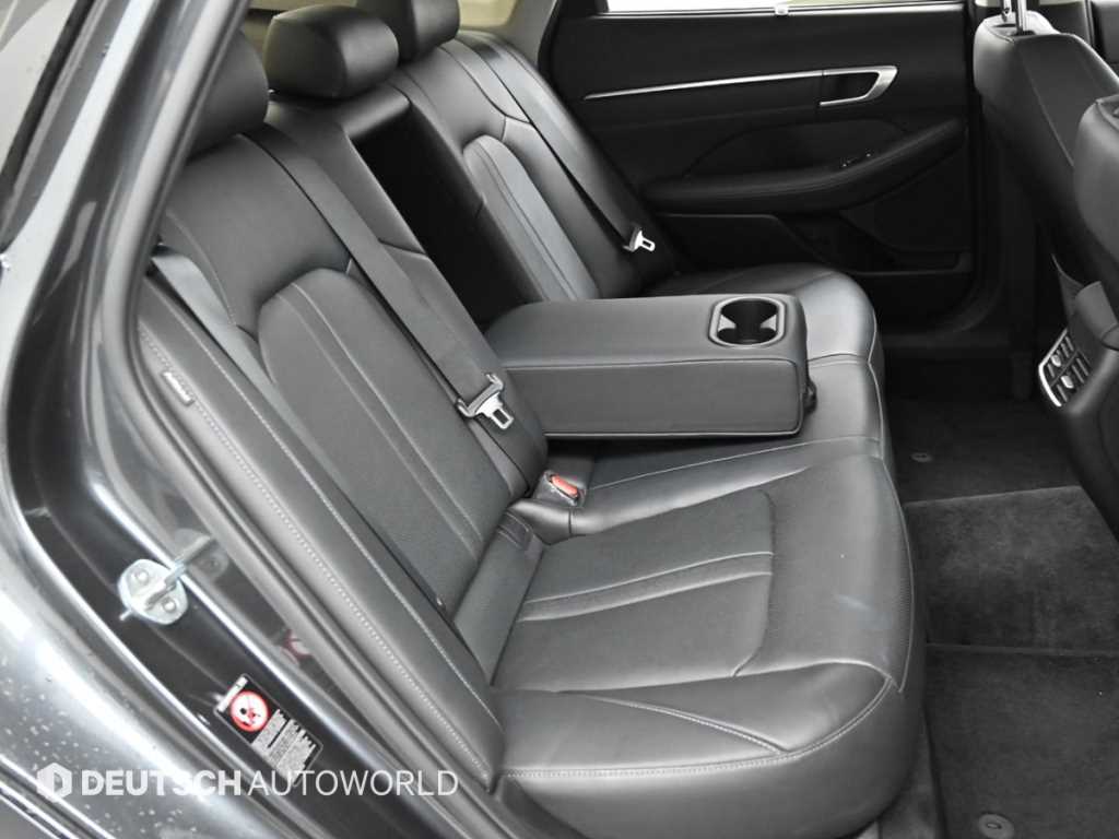 Hyundai Sonata — photo 12