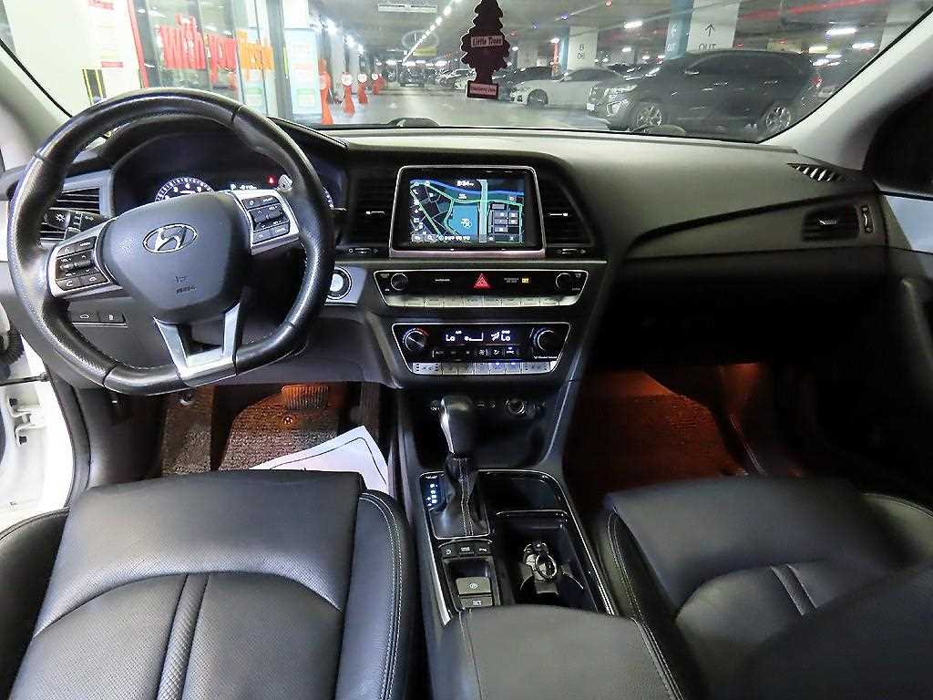 Hyundai Sonata — photo 10