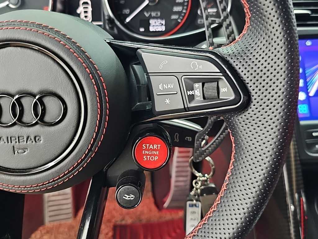 Audi R8 — photo 15