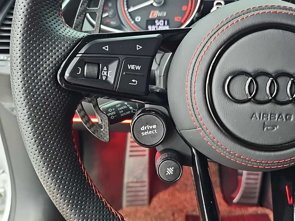 Audi R8 — photo 16