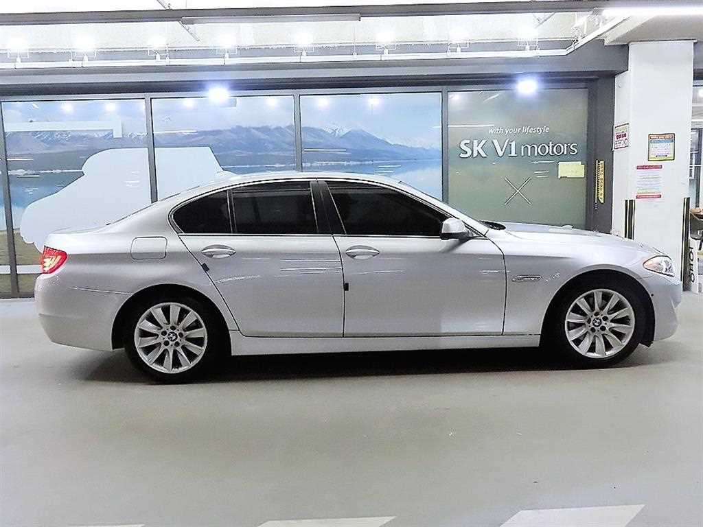 BMW 5-Series — photo 03