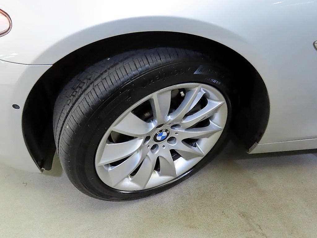 BMW 5-Series — photo 20