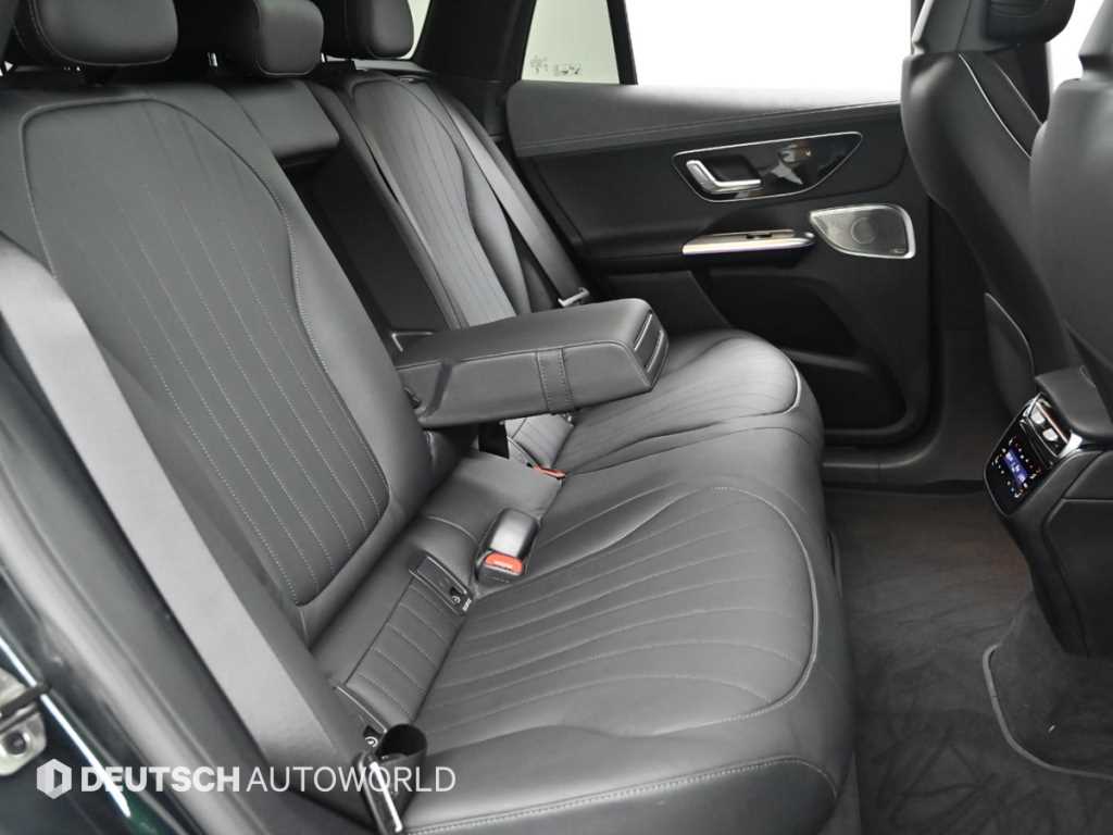 Mercedes-Benz EQE — photo 12