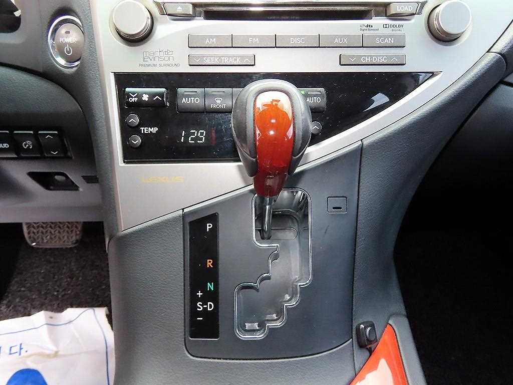 Lexus RX — photo 11