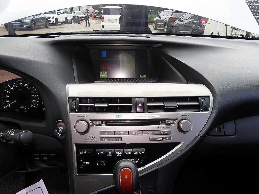 Lexus RX — photo 14