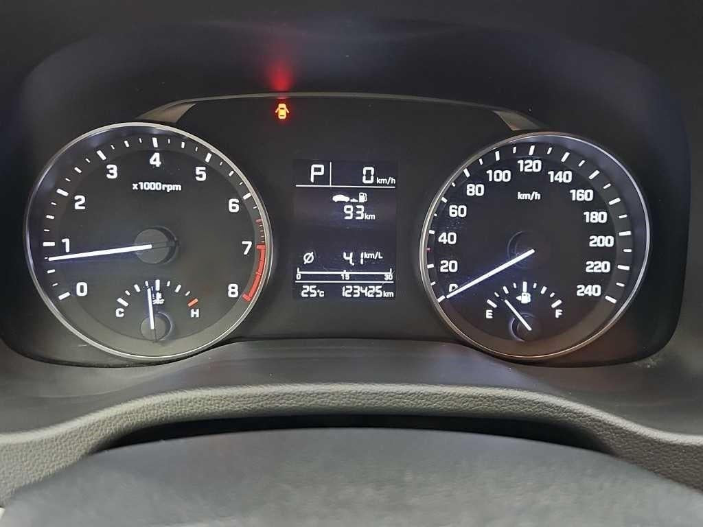 Hyundai Avante — photo 06