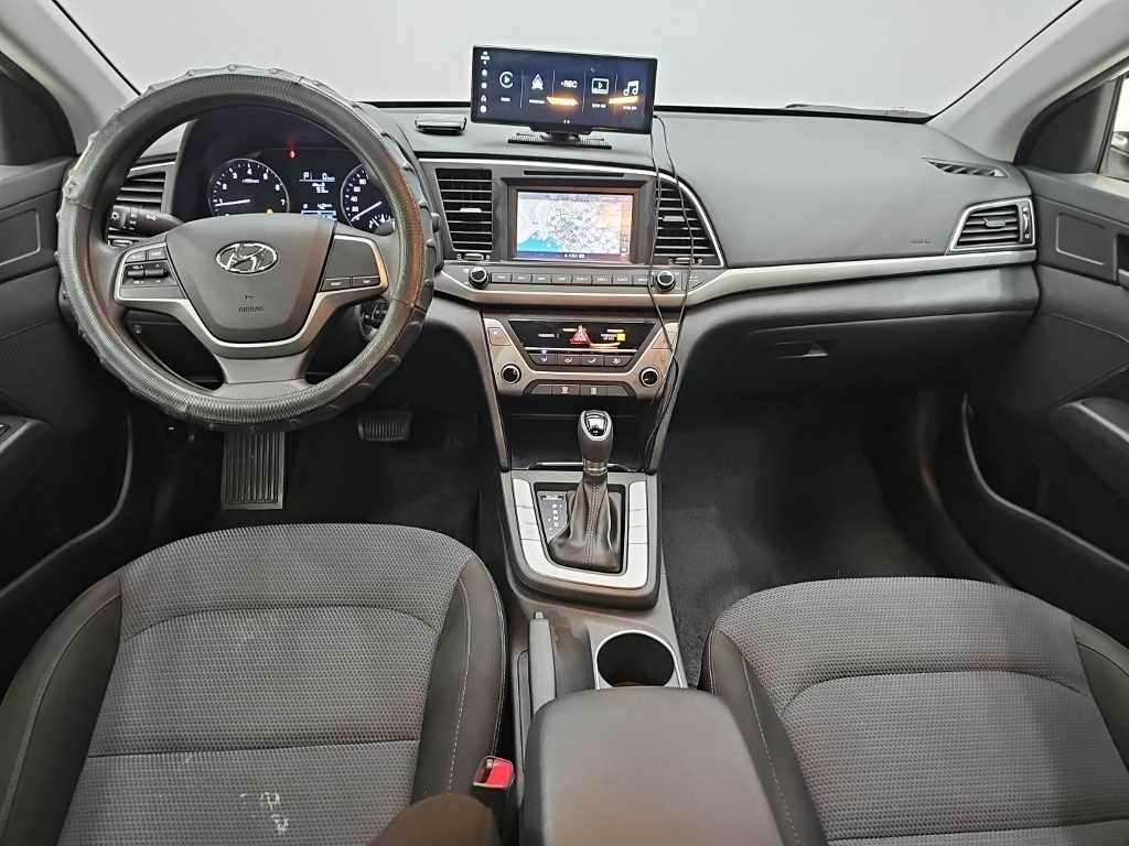Hyundai Avante — photo 07