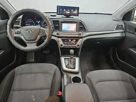 Hyundai Avante — photo 07