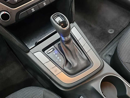 Hyundai Avante — photo 08