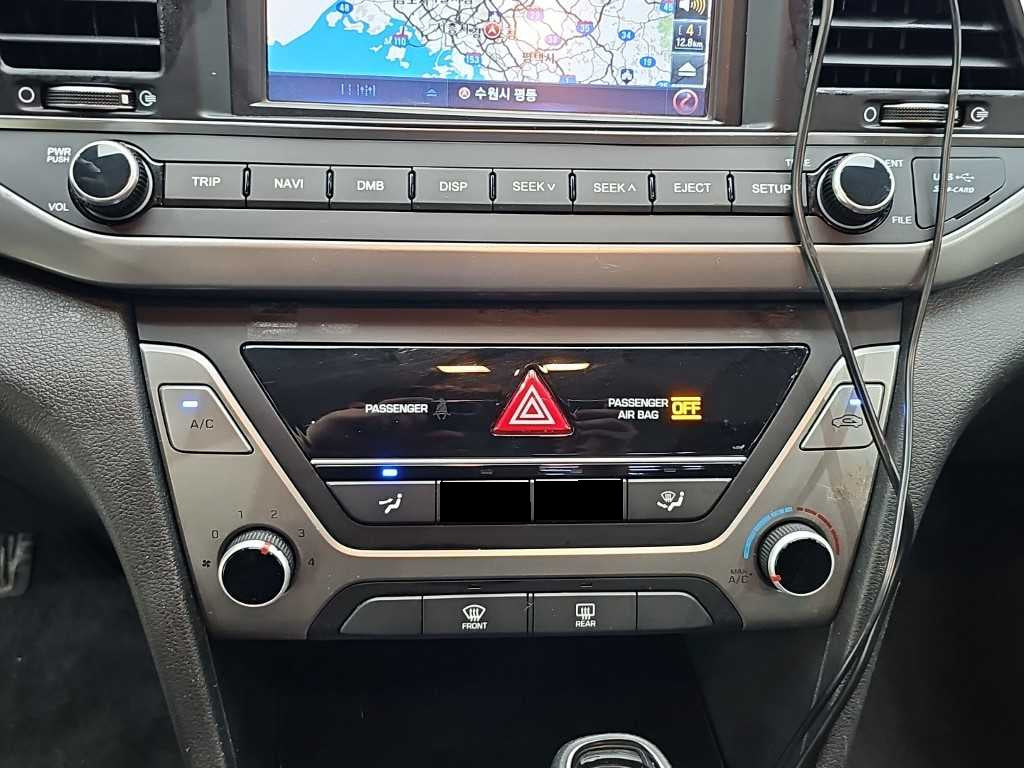 Hyundai Avante — photo 10