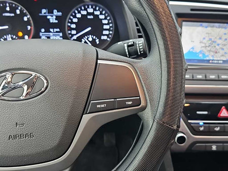 Hyundai Avante — photo 17