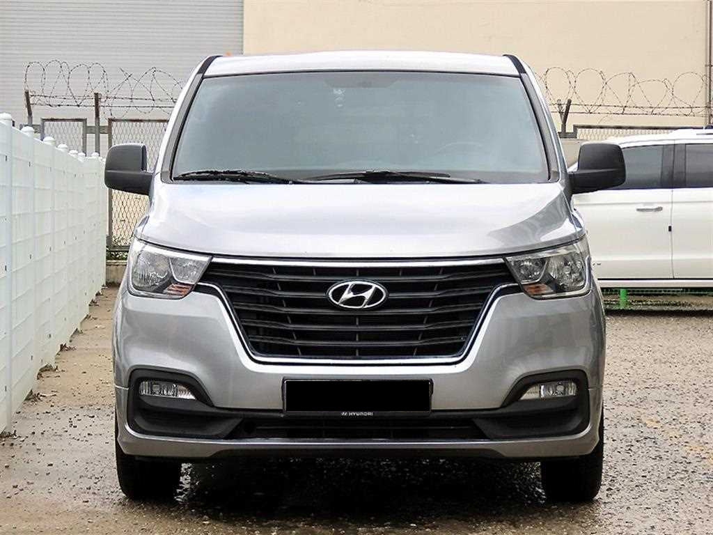 Hyundai Starex — photo 01