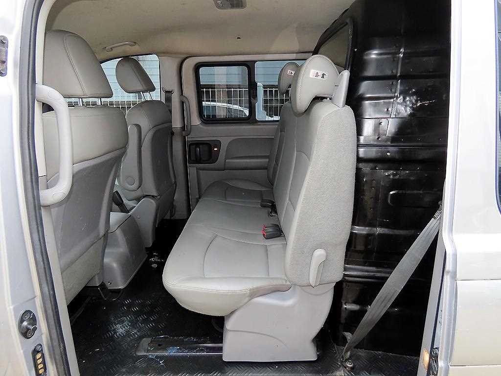 Hyundai Starex — photo 06