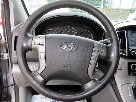 Hyundai Starex — photo 08