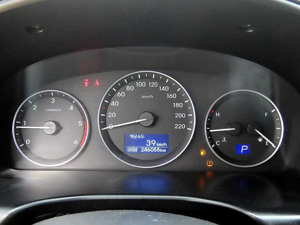 Hyundai Starex — photo 09
