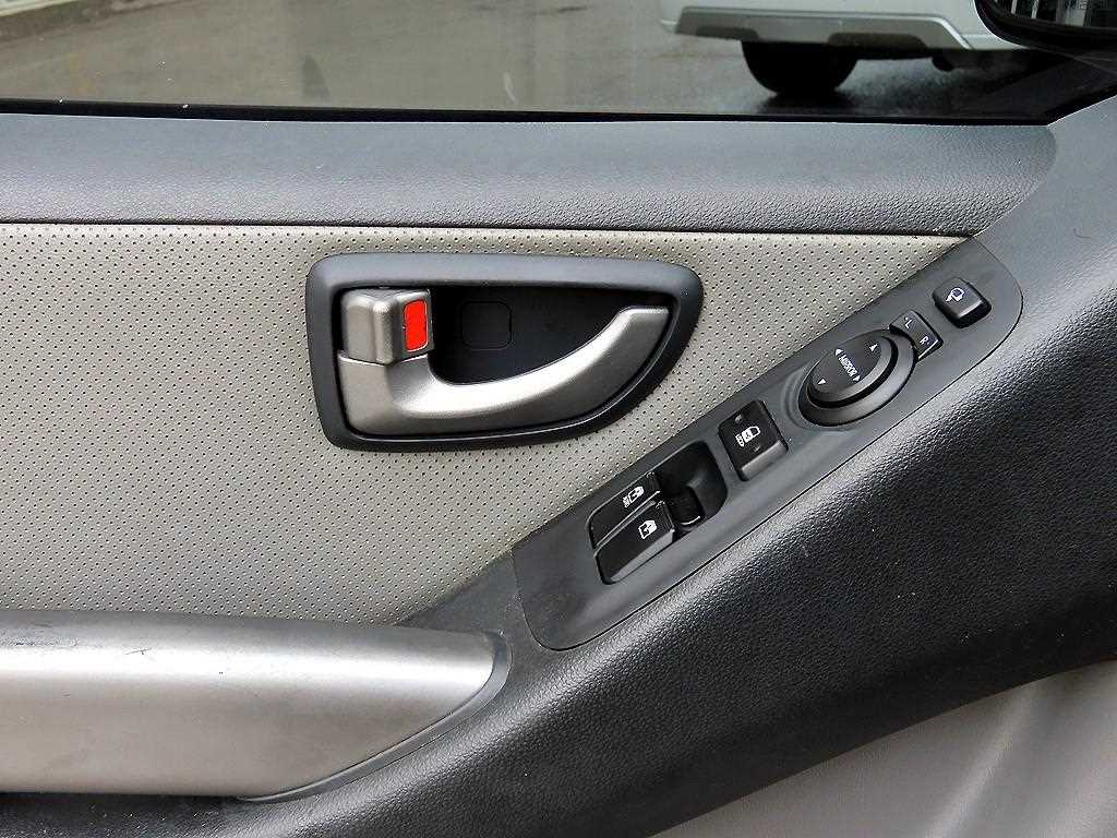 Hyundai Starex — photo 11