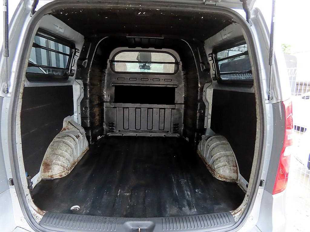 Hyundai Starex — photo 17