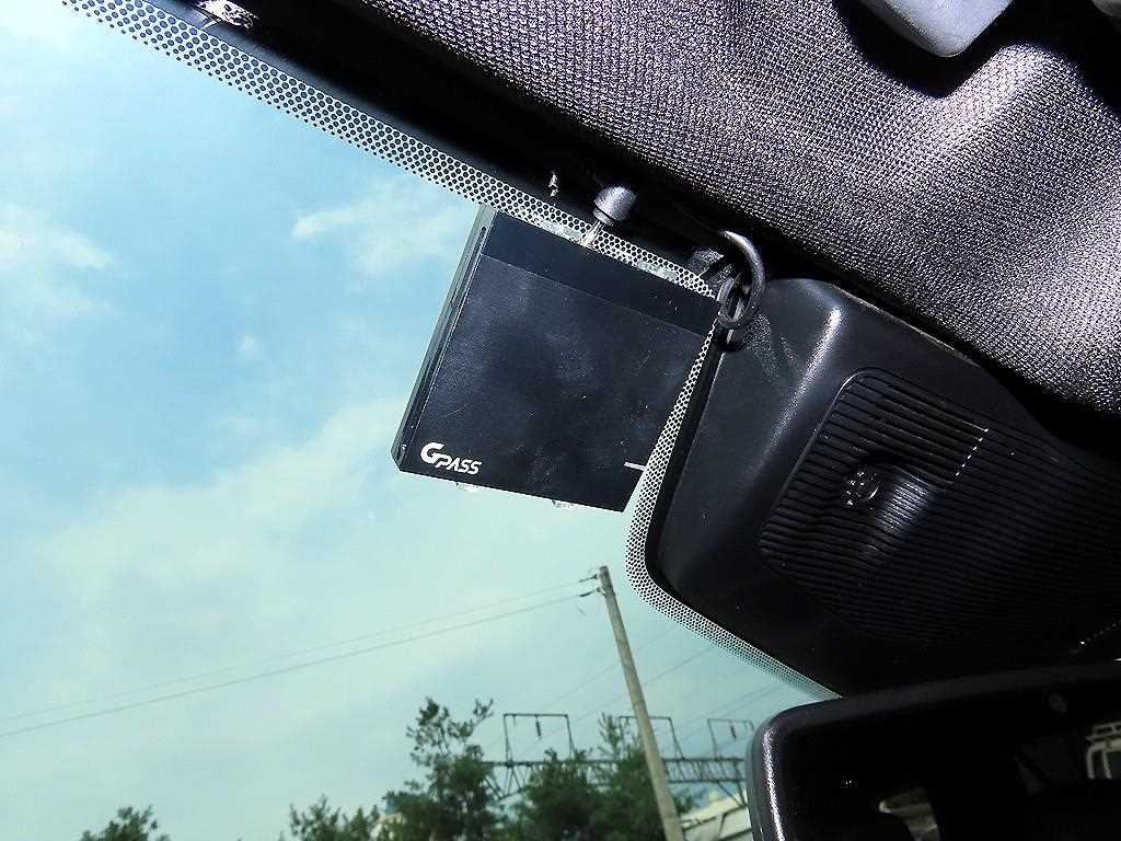 Ford Explorer — photo 15