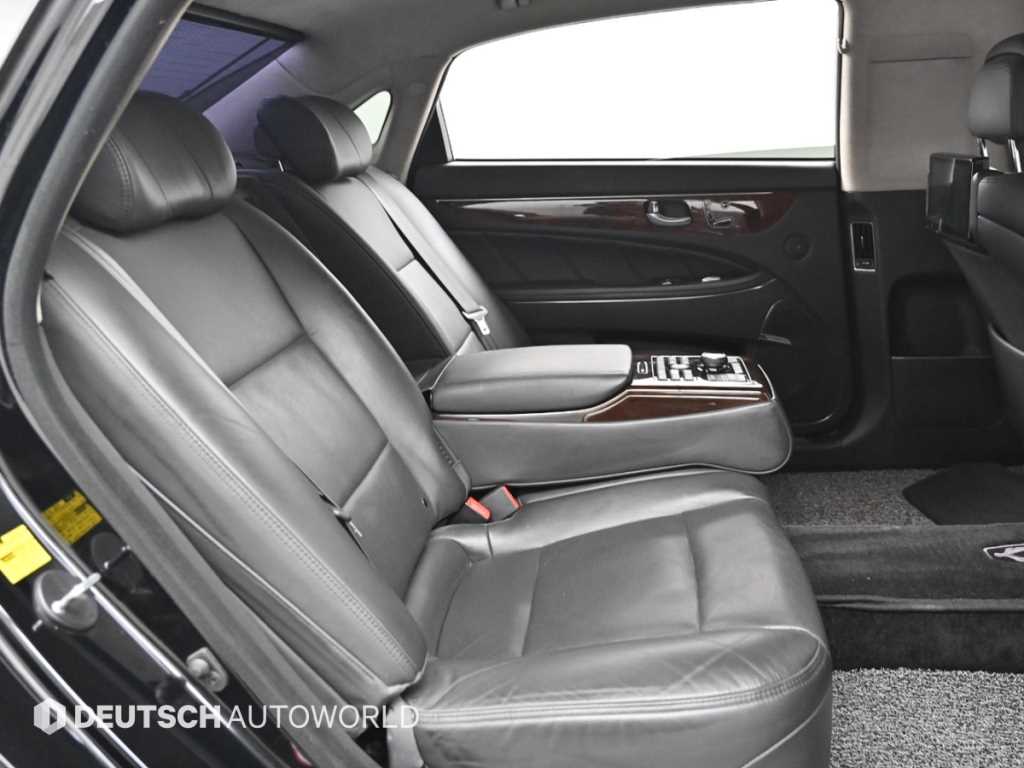 Hyundai Equus — photo 12