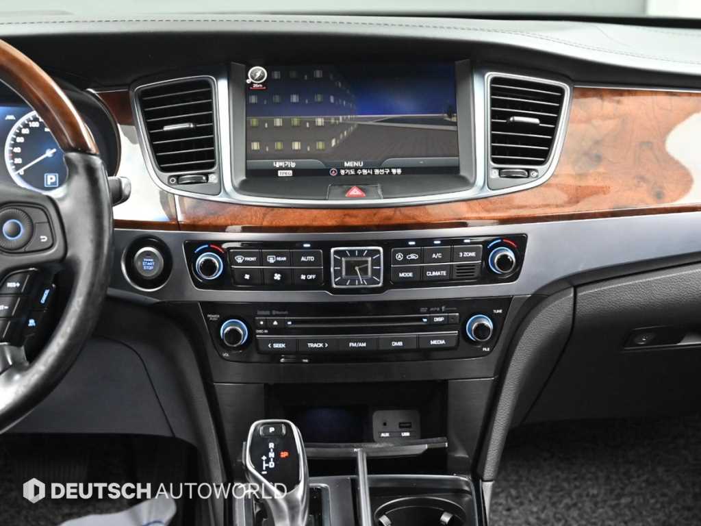 Hyundai Equus — photo 14