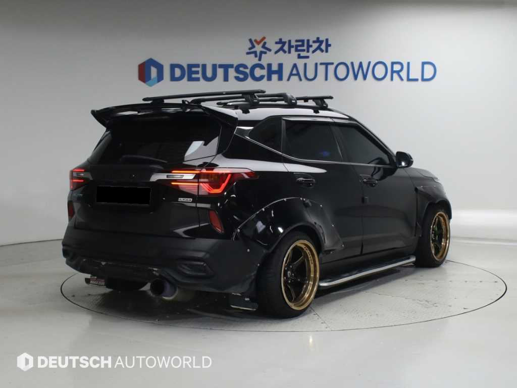 Kia Seltos — photo 02