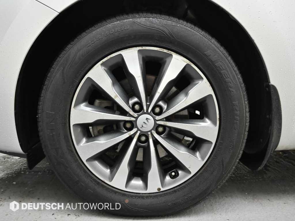 Kia Carnival — photo 05
