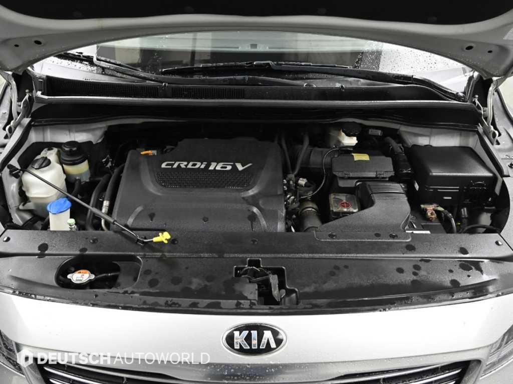 Kia Carnival — photo 06