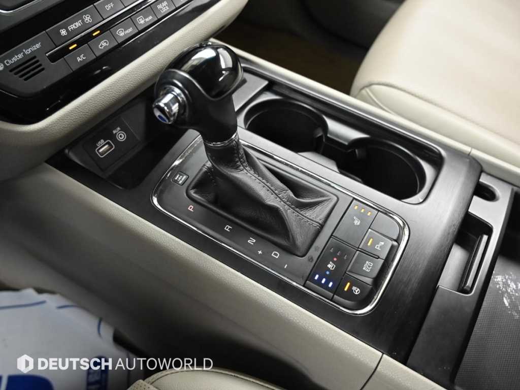 Kia Carnival — photo 09