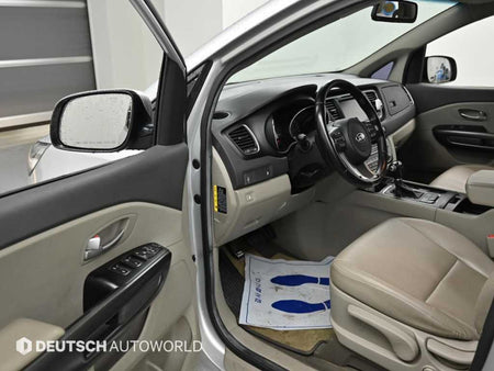 Kia Carnival — photo 11