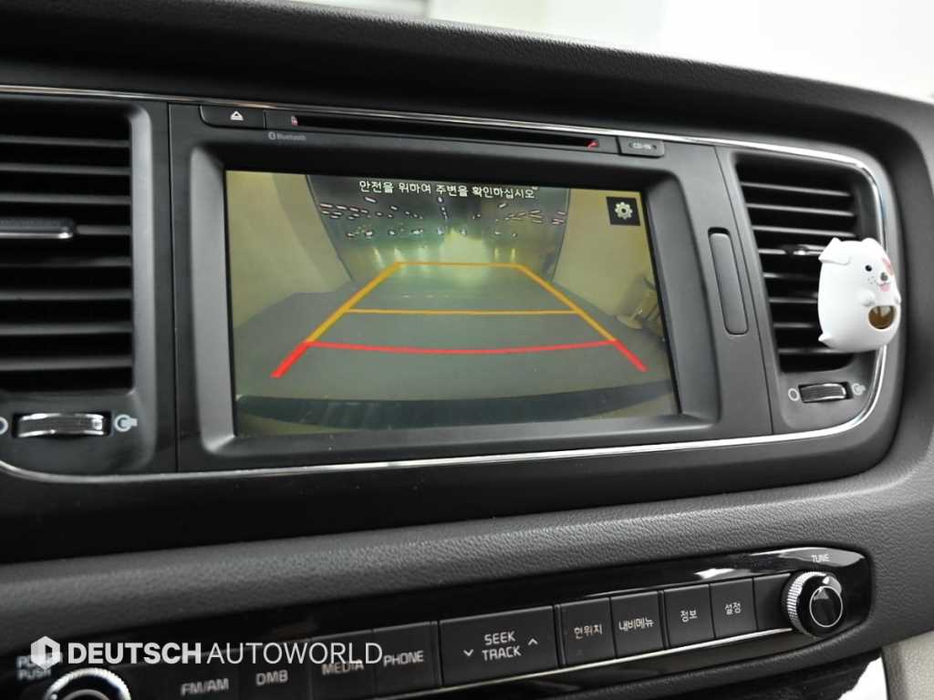 Kia Carnival — photo 15