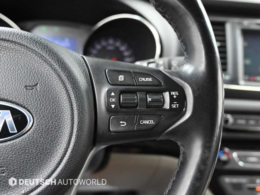 Kia Carnival — photo 17