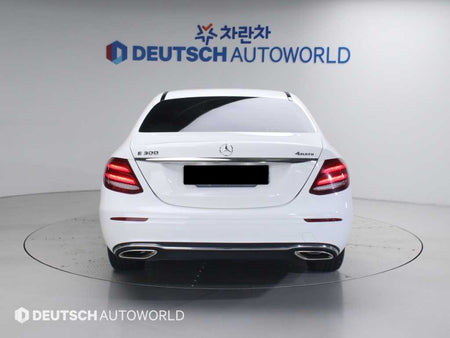 Mercedes-Benz E-Class — photo 04